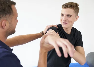 Blog: Tintelingen in de arm: wanneer moet je naar de fysiotherapeut